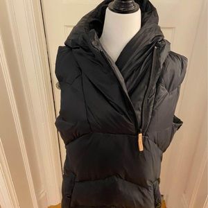 Indeyva Selimut down vest. Size large.